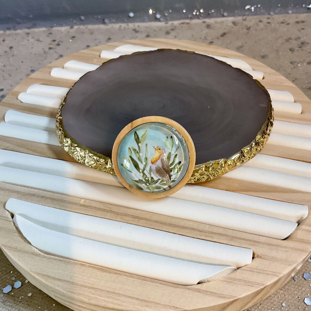 Handmade brooch with Robin design. Beautiful Christmas gift. Full set available.