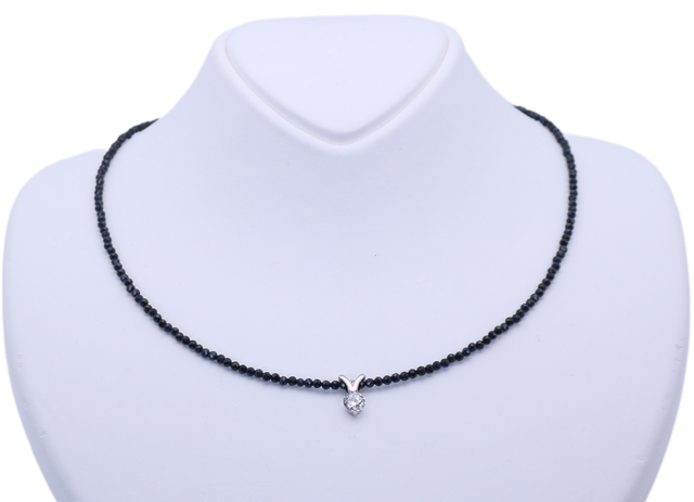 Feines Saphircollier mit zentralem Zirkonia-Anhänger - Dora