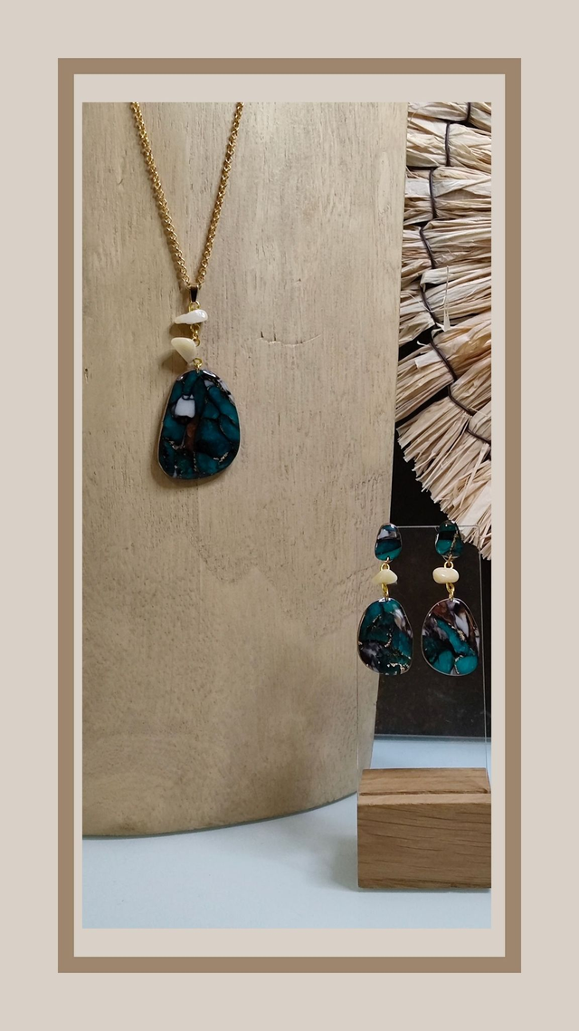 Parure faux turquoise cuivré avec perles 