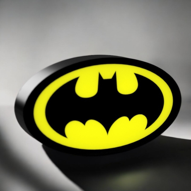 Lampe 3D Batman LED - Illumine ton espace avec le symbole du Chevalier Noir ! 