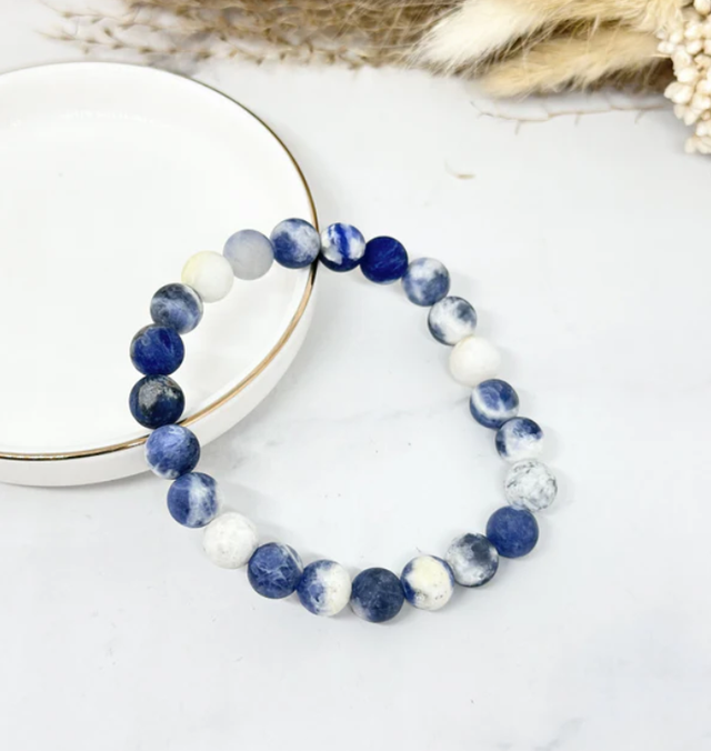 Lapis lazuli, Sodalite et Howlite