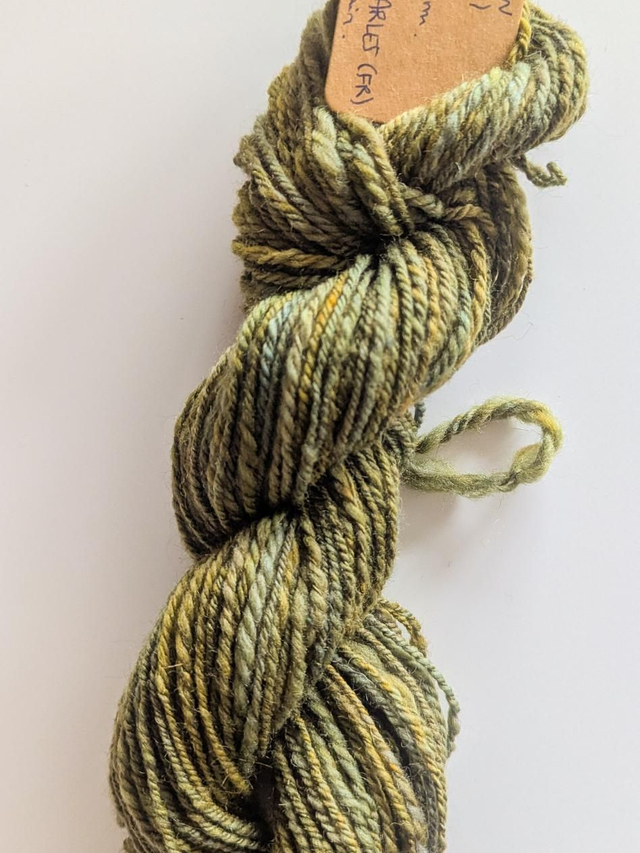 Laine mérinos d'Arles teinte et filée main