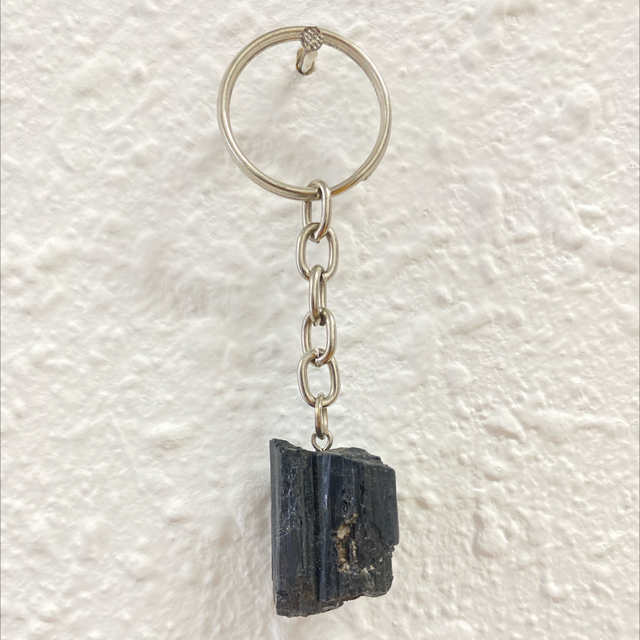 Llavero turmalina bruto