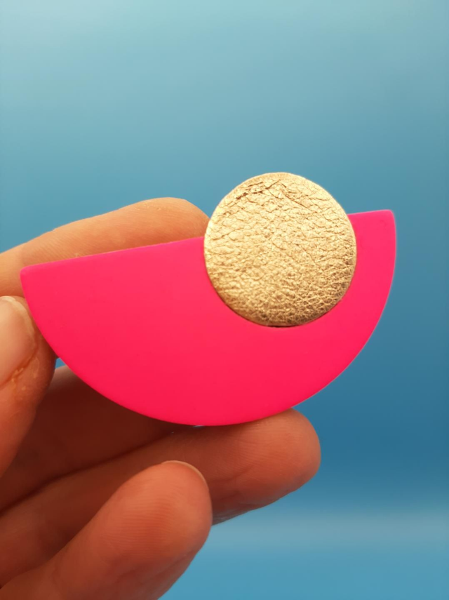 Leather brooch - pink / gold