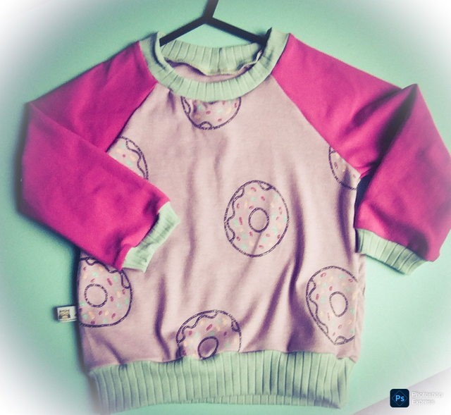 F*.  18/24 M   tee shirt "DONUTS" 🍩 