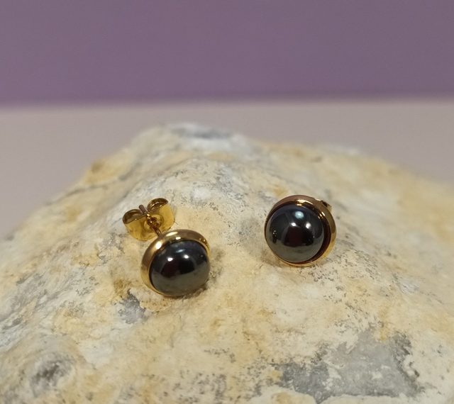 Clous d&#039;oreilles en hématite 