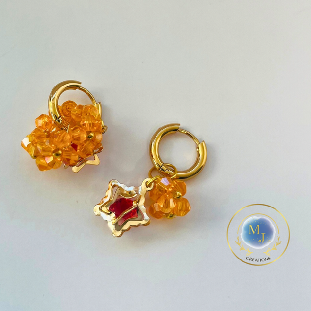 Handgemaakte Goudkleurige Ringoorbellen met Ster & Oranje Glaskralen | MJ Creations 