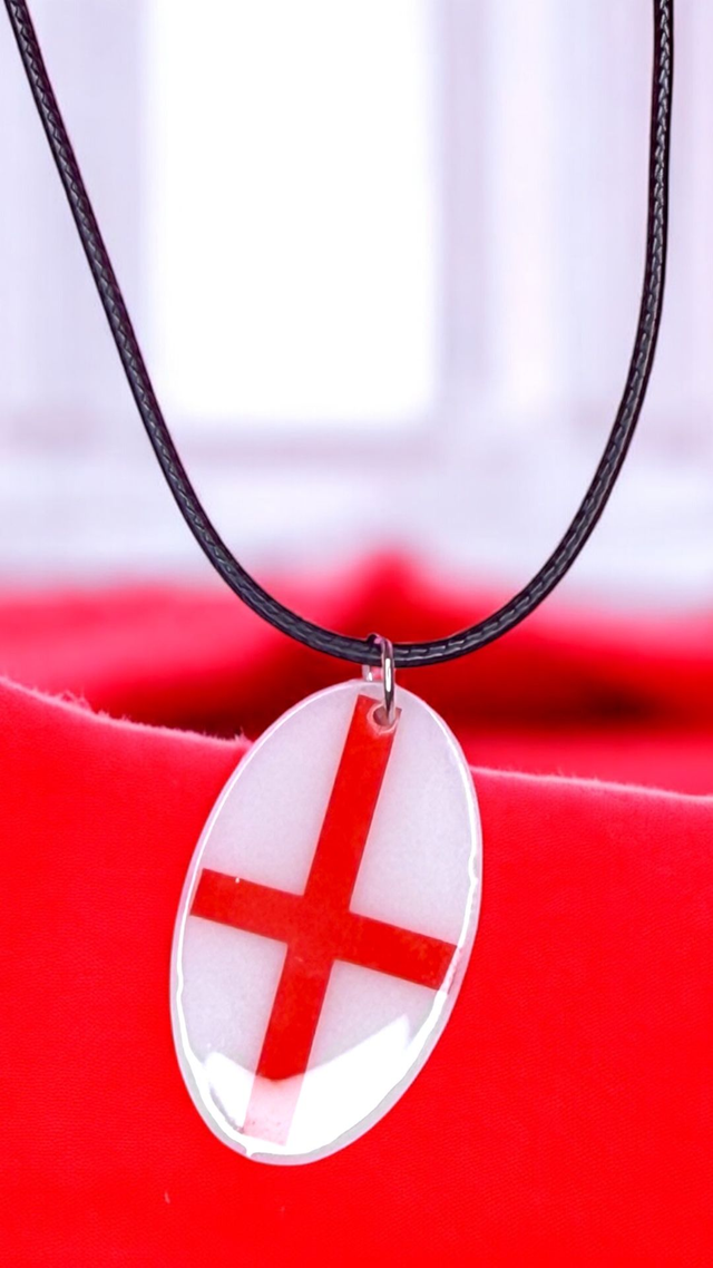 ENGLAND FLAG OVAL PENDANT