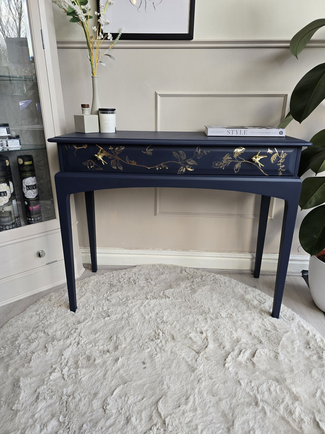 Stag Minstrel Hall Table