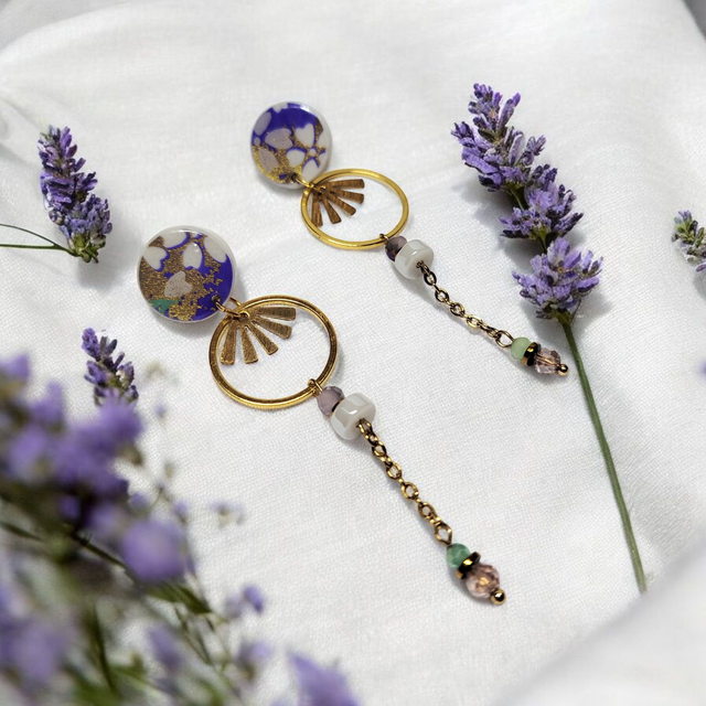 Boucles d'oreilles pendantes motifs japonais violet