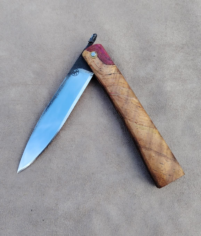 Piémontais Albizia stabilisé 