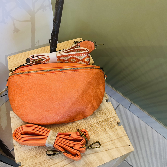 Banane large double lanière  