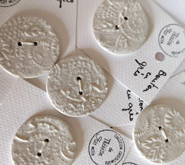 Bouton rond imprimé blanc 