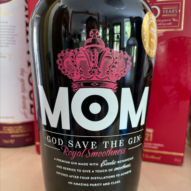 MOM Gin