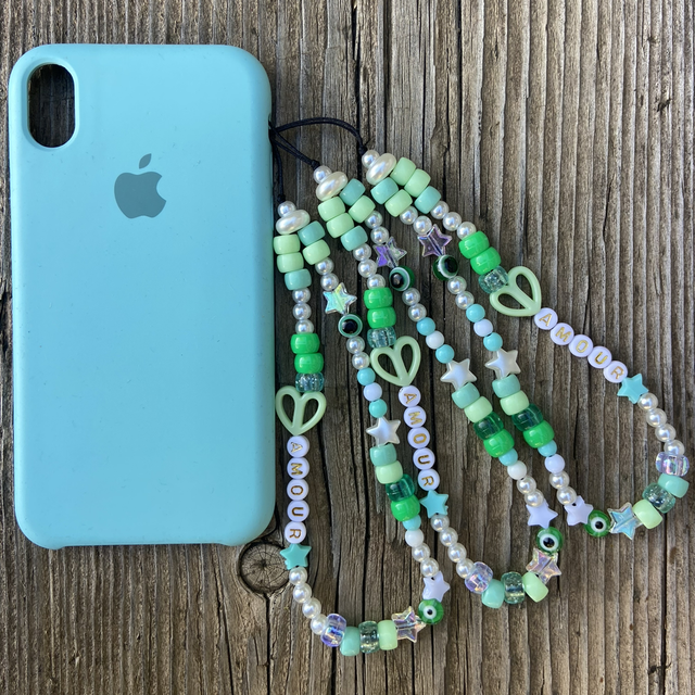 Grigri de téléphone Bonbon Green nacré AMOUR - Taille S