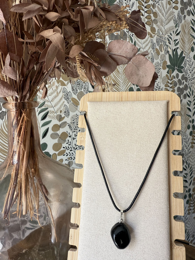 Collier Pendentif en Tourmaline sur Cordon Noir ou Chaine inox