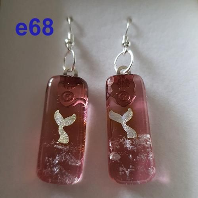 Pink &amp; silver mermaid glass drop earrings e68
