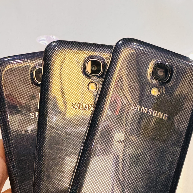 Samsung Galaxy S4 Smartphone, Black Edition 