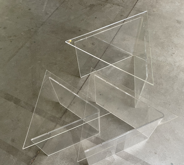 3 tafeltjes plexiglas jaren 60 70