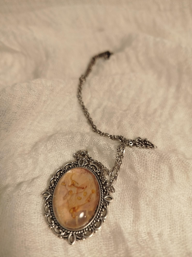 Collier pétale de cerisier du Japon 