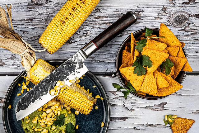 COLTELLO SANTOKU Forgiato a mano