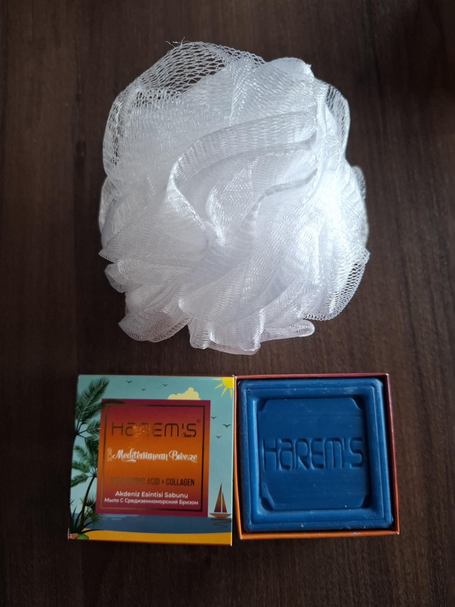 Soap & A Scrunch (Scrunch Colour May Vary)