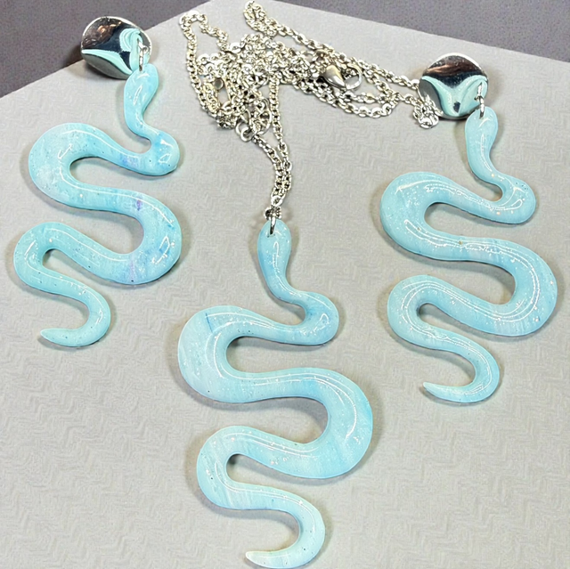 Parure "Saphir Boréal" – Collier et Boucles d'Oreilles Serpents