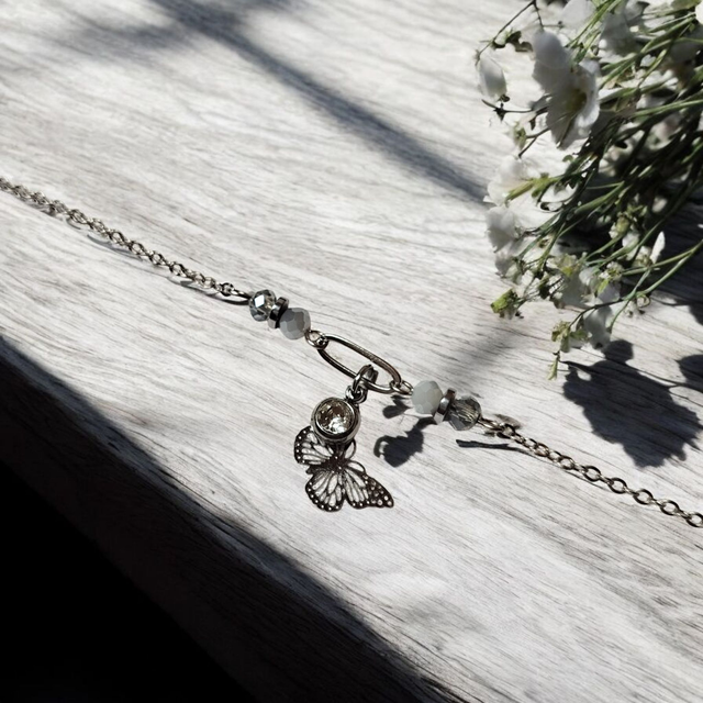 Bracelet acier inoxydable et strass blanc et argenté