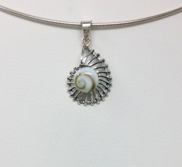 PENDENTIF EN OEIL DE STE LUCIE 7 MM NAUTILE VENDU SANS CHAINE - OSLP170292