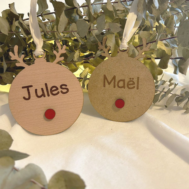 Boule de Noël personnalisée en bois - Modèle Rudolf