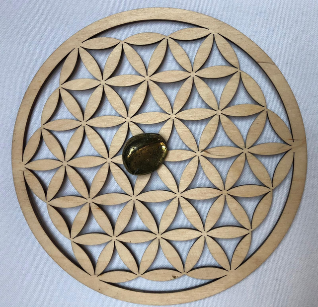 Pierre roulée en Pyrite