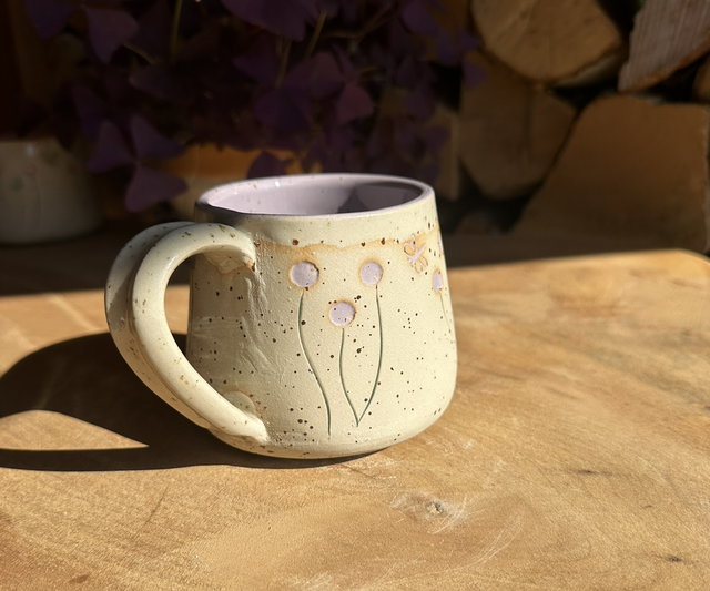 Tasse Blümchen lila 300 ml