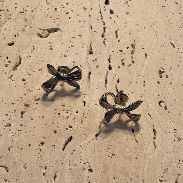 Oorknopjes strik goud 