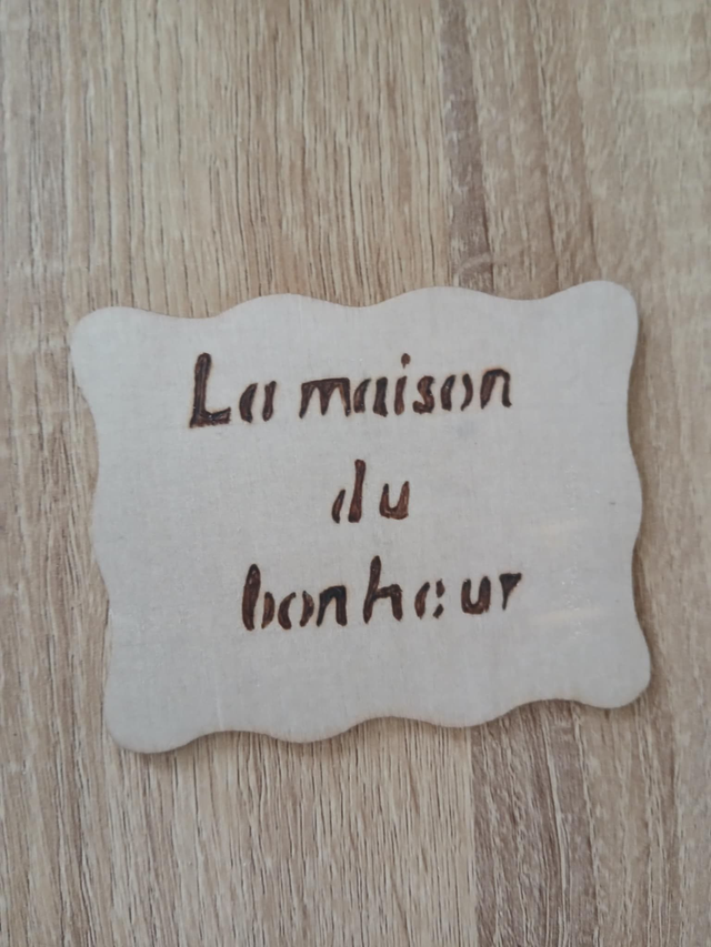 Plaque décorative bois à bords ondulés