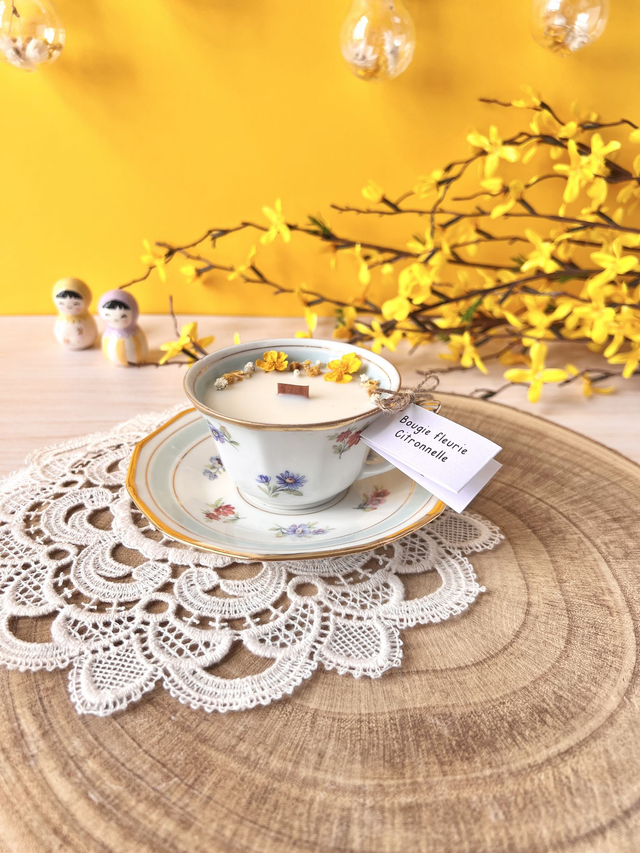 🌼 Bougie Citronnelle - tasse à thé "bouquets et liseré bleu" - avec sous-tasse