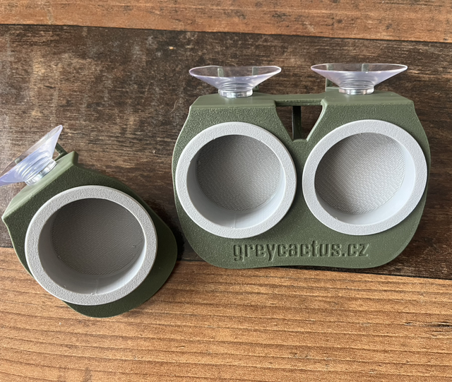 Závěsné krmítko s jednou miskou GC Zelená