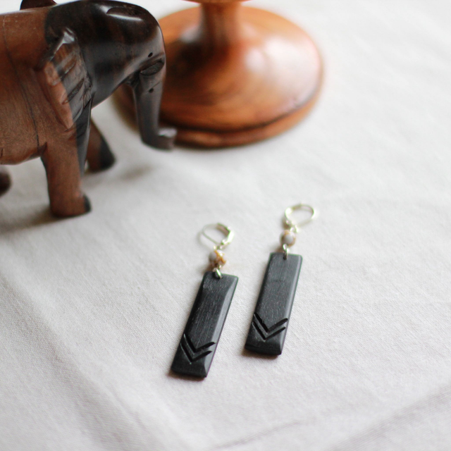 Maka - boucles d'oreilles en ébène
