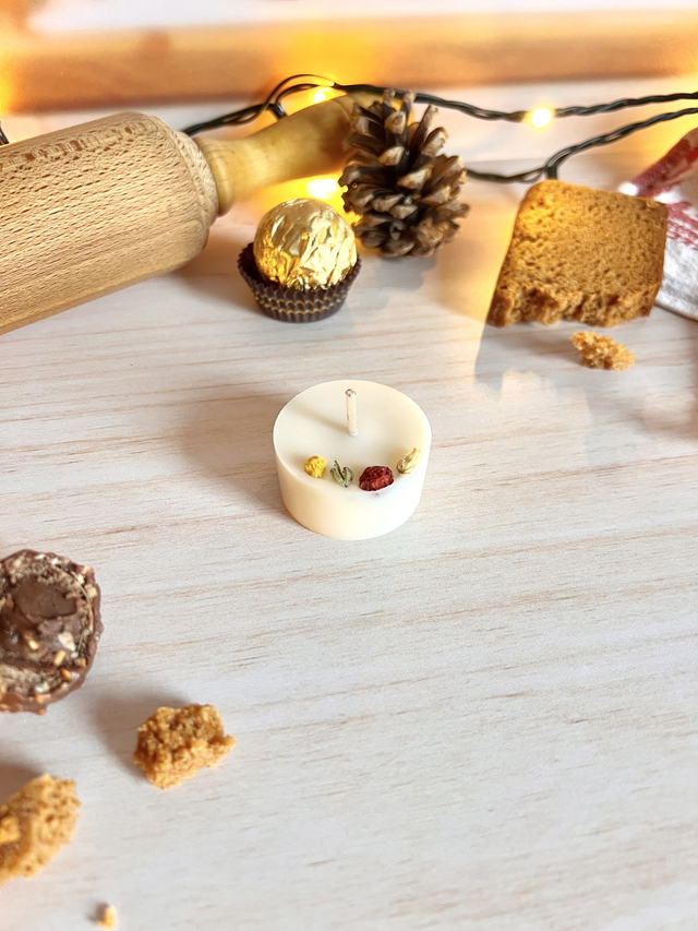 Mini bougie fleurie - parfum Feu de bois