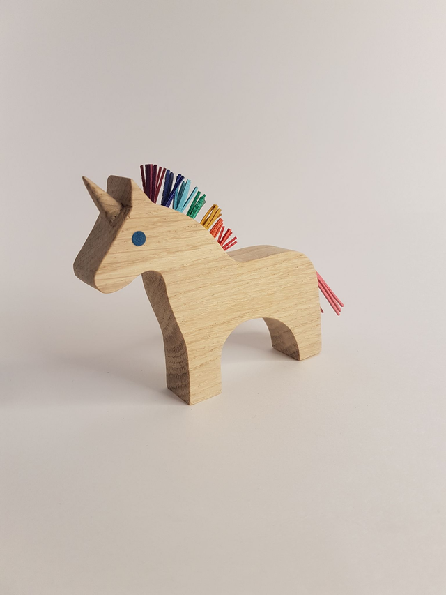 Licorne décorative en bois de chêne et cuir multicolore