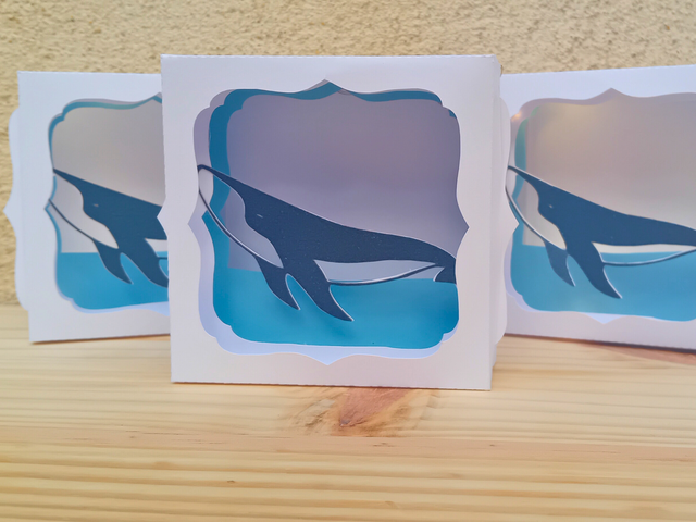 Veilleuse Baleine en papier – Lampe décorative à pile (15x15 cm, édition limitée)