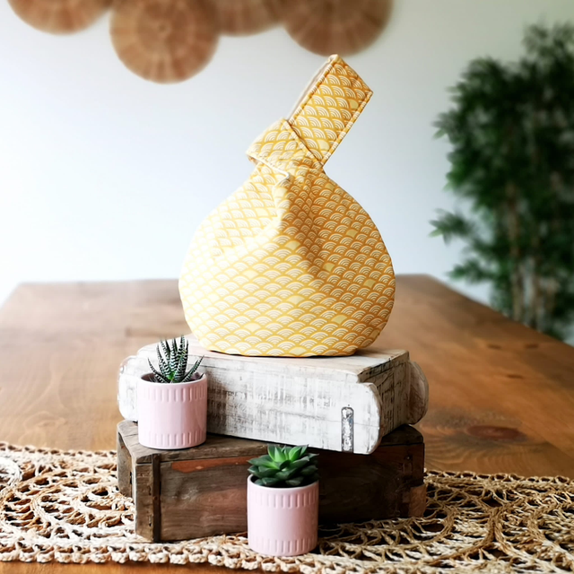 Knot Handbag - Yellow Wave