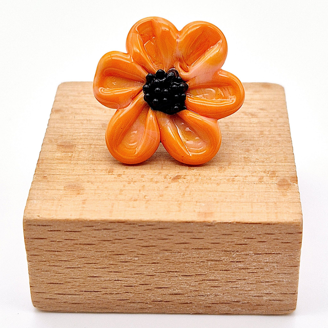Pin's Marguerite orange 1