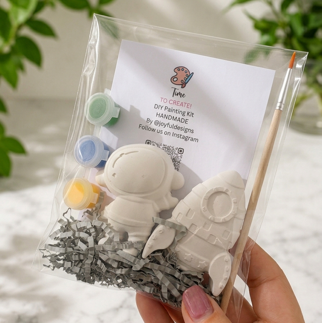 Astronaut &amp; Rocket Painting Kit