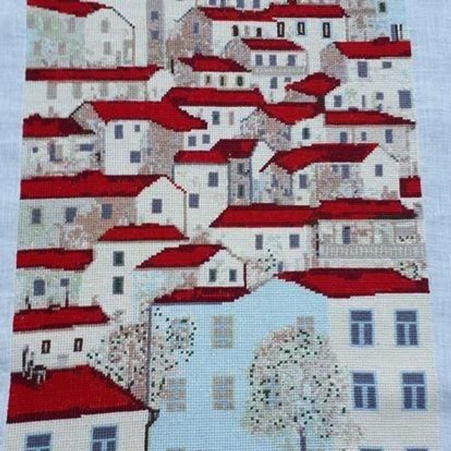 Grille Village perché