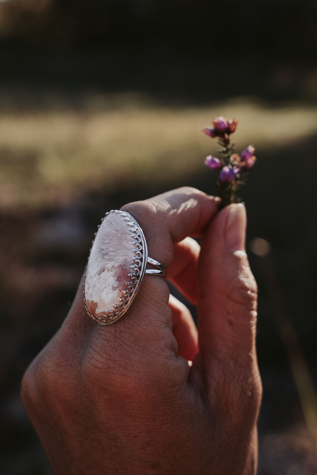 Bague sertie d'une pierre de votre choix (personnalisé)