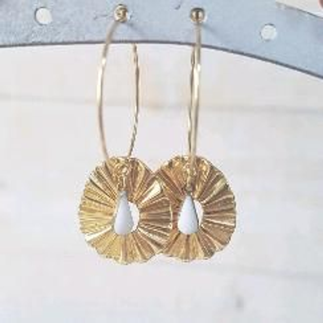 créoles acier doré et goutte froissée 45mm