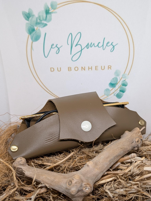 Étui à lunettes marron