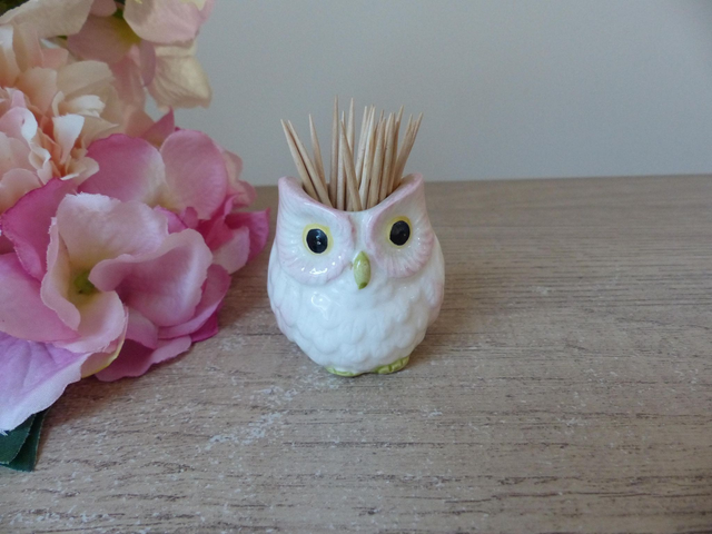 Porte-Pics Apéritif Chouette en Céramique – Figurine Hibou Blanche et Rose Vintage Japon | Petit Pot Déco Table Romantique