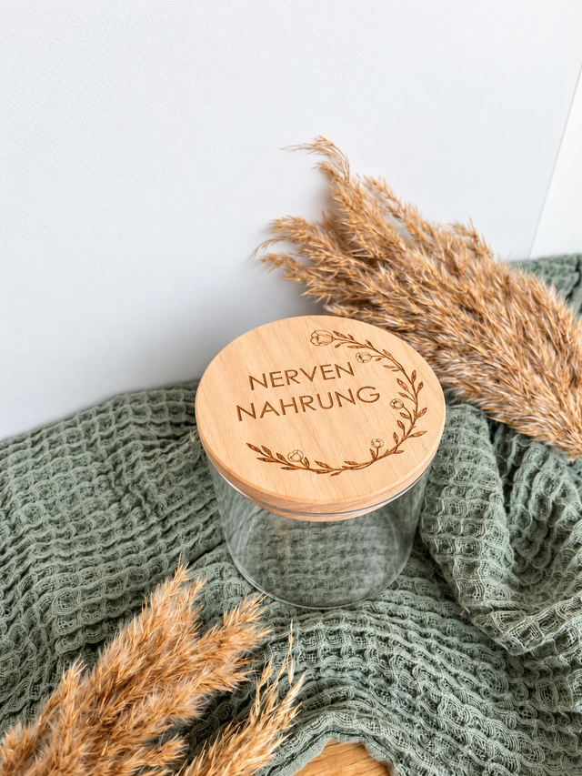 Geschenkglas „Nervennahrung“ – mit Buchenholzdeckel