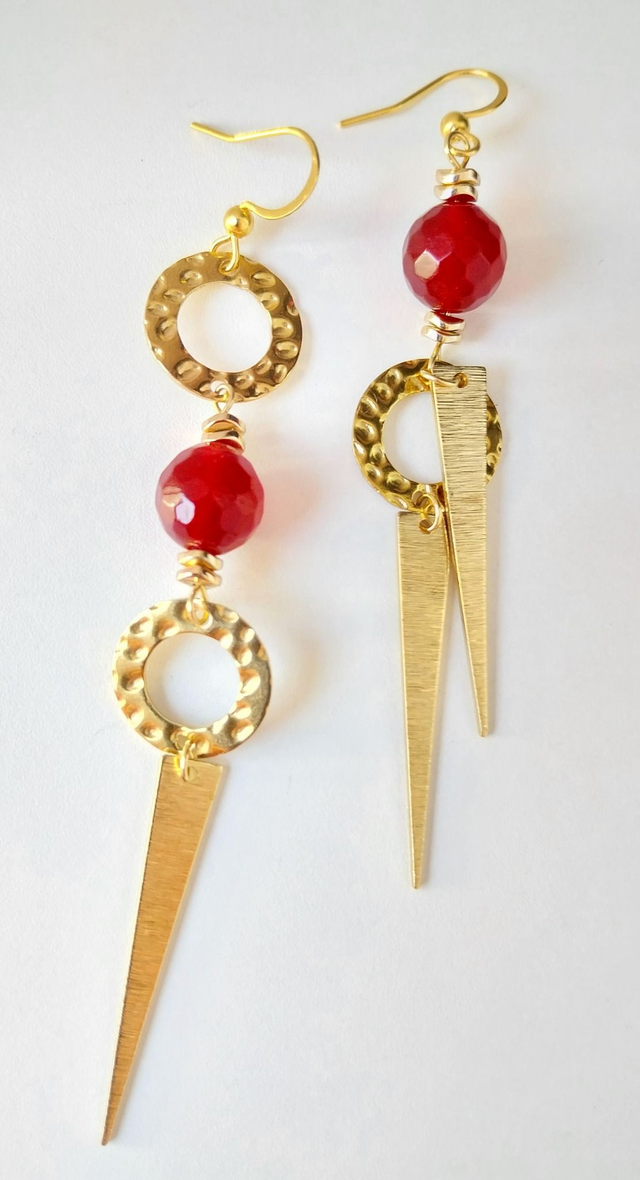✨Boucles d’oreilles &quot;asymétriques calcédoine rouge&quot;✨